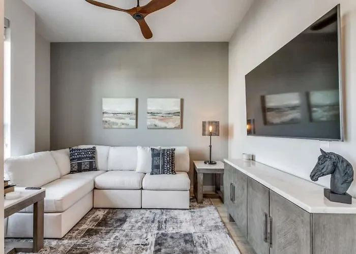 Luxury Highrise In West Village