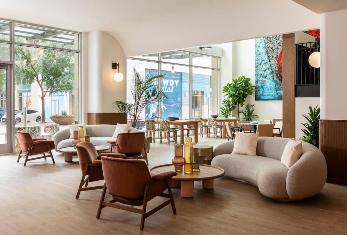 Luxury Highrise In West Village * Dallas