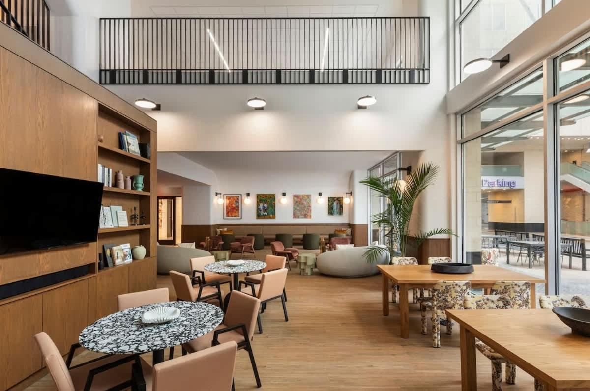 Luxury Highrise In West Village