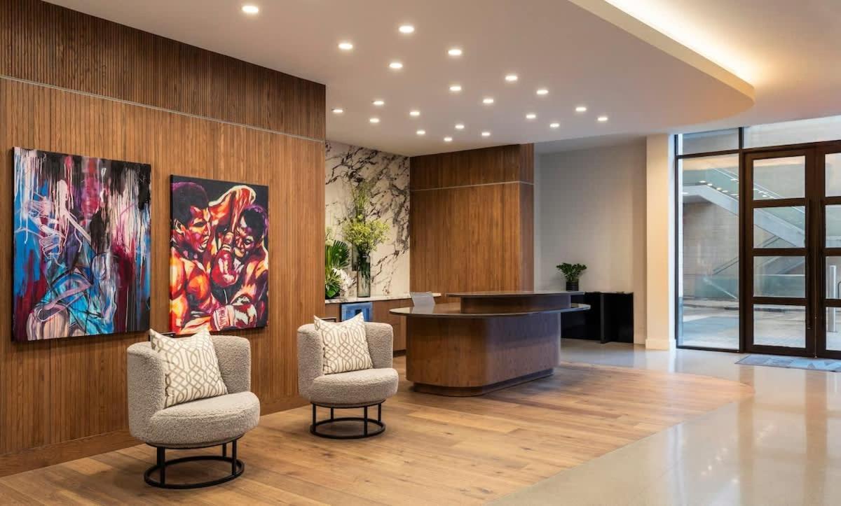 Luxury Highrise In West Village Apartment